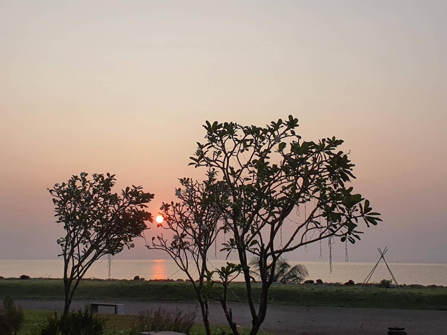The Beach Resort & Residence - Sha Plus Pathiu Exterior photo